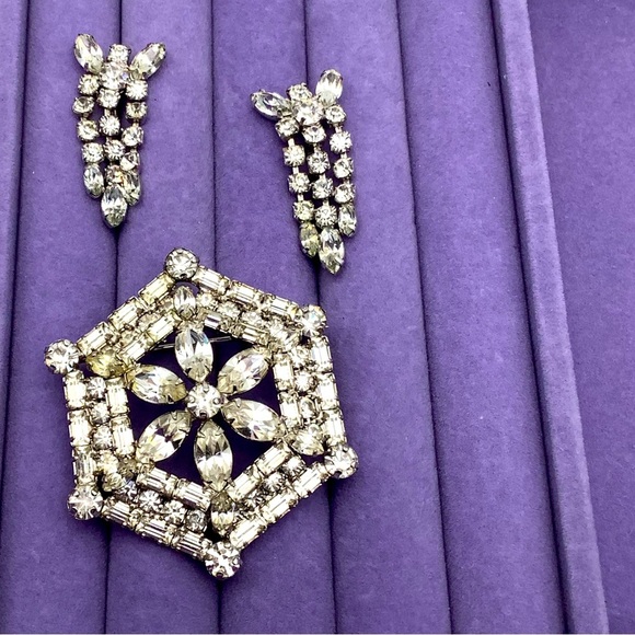 🎄🎄Vintage Rhinestone Brooch and Screw-back earrings Jayflex Sterling - Picture 2 of 4